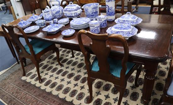 A Victorian style mahogany extending dining table with two leaves 230cm extended